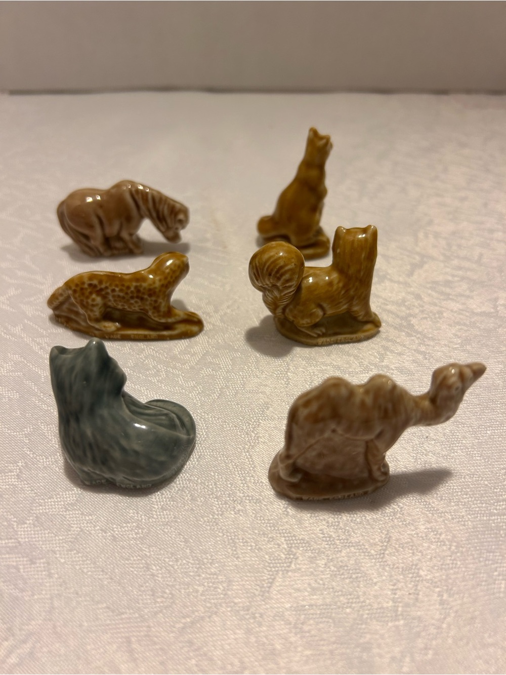 Vintage Wade Whimsies Red Rose Tea Figurines - Mixed Lot of 6 Animal Figurines - Picture 2 of 3
